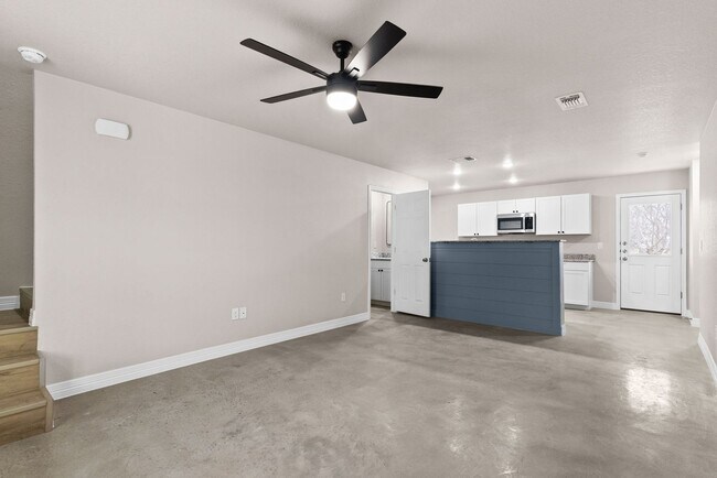 Building Photo - 804 White Meadow Ln