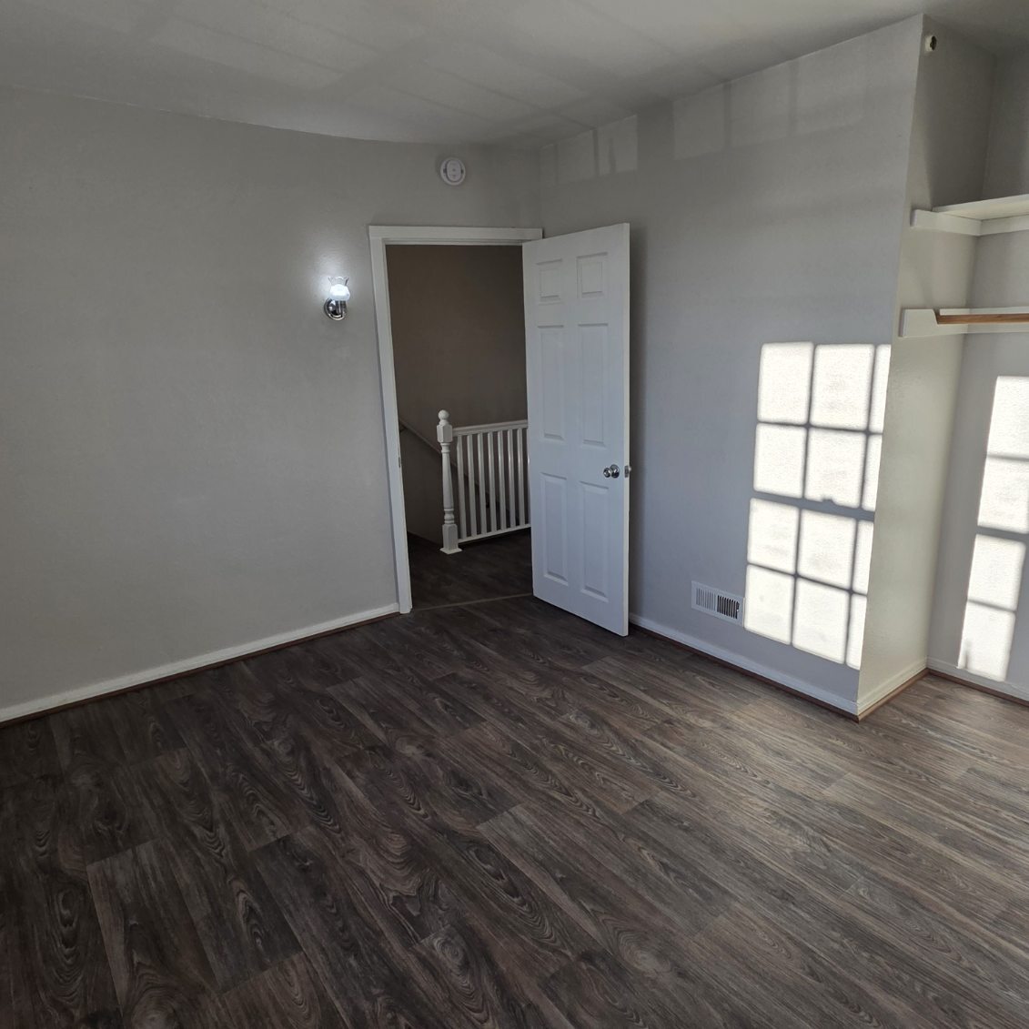 Building Photo - 1409 NW Carden Ave