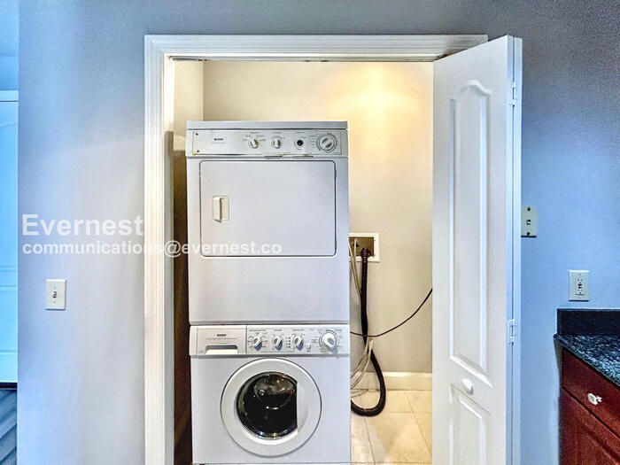 Building Photo - 195 14th St NE