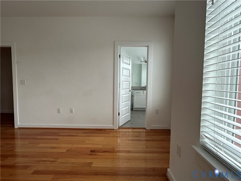 Building Photo - 1207 Bainbridge St