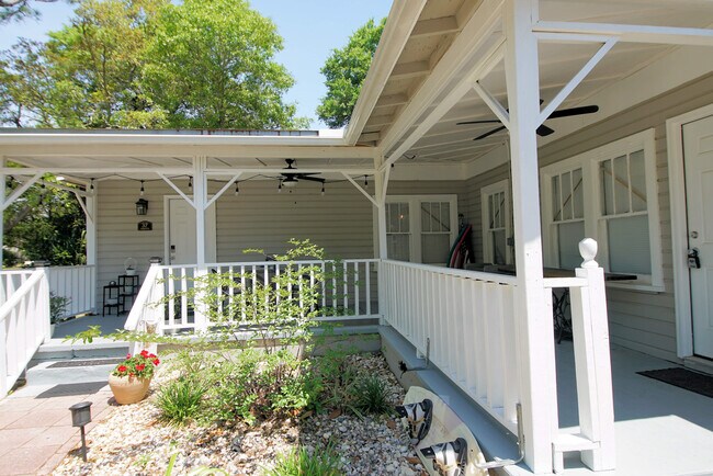 Building Photo - 37 Magnolia Ave SE