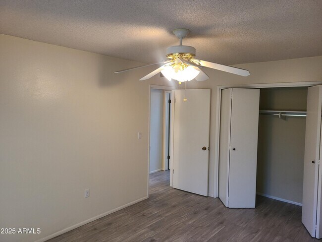 Building Photo - 10321 W Deanne Dr