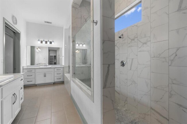 Building Photo - 16516 Leopold Trail