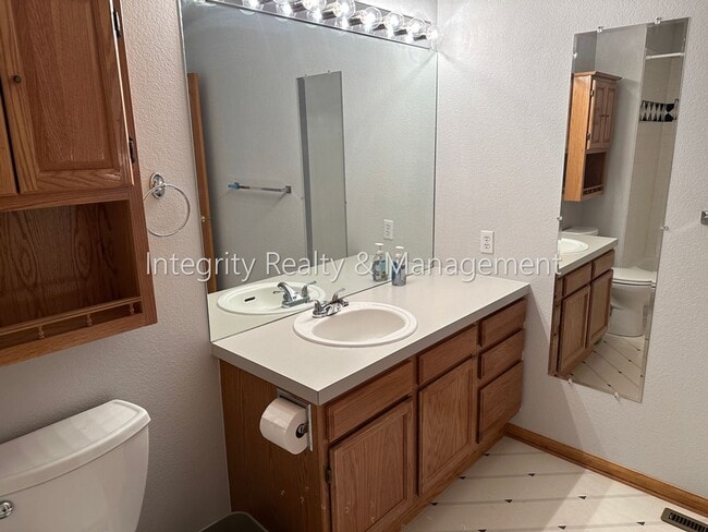 Building Photo - 3410 W 98th Dr