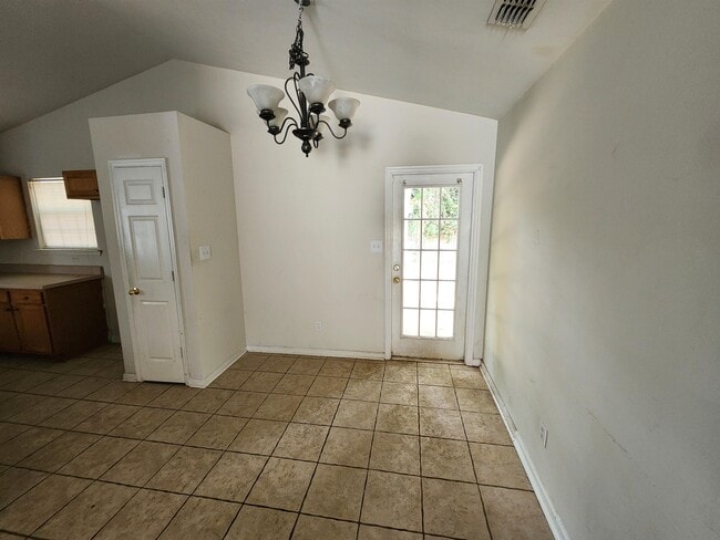 Building Photo - 5572 Pleasant Pines Ct