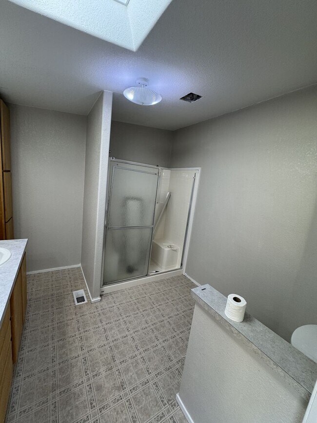 Building Photo - Riverfront 3BD/2BA Home