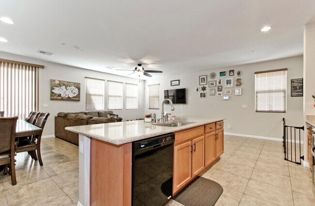 Building Photo - 945 Spiracle Ave