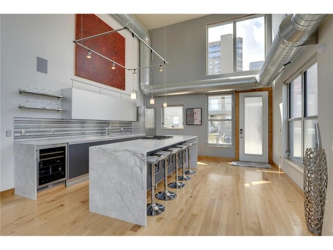 Building Photo - 521 S 7th St