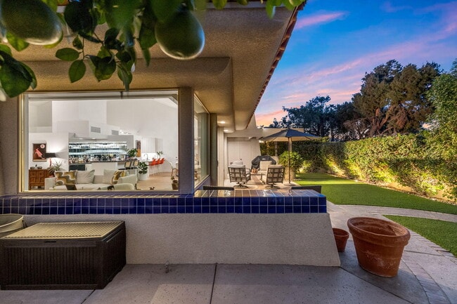 Building Photo - 47 N Kavenish Dr