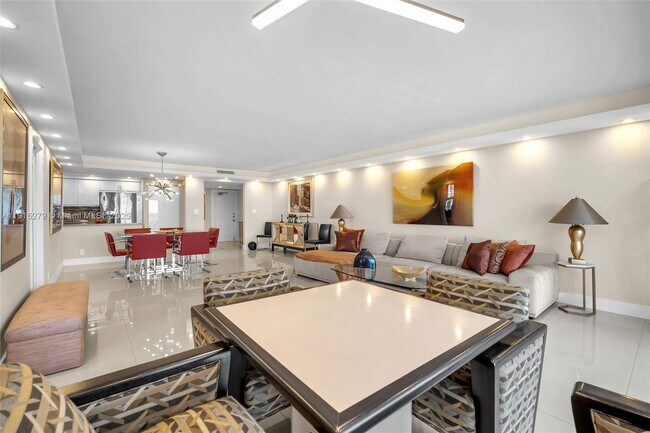 Building Photo - 3507 Oaks Way