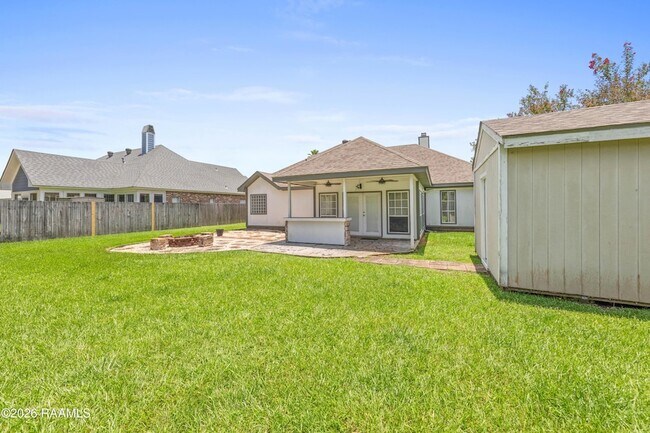 Building Photo - 412 Crest Cir