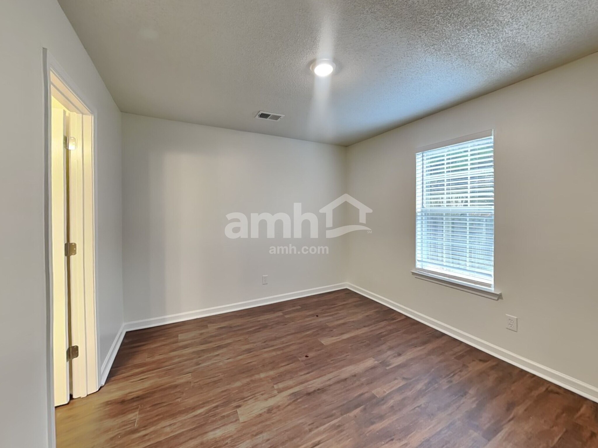 Building Photo - 30 Cheyenne Dr