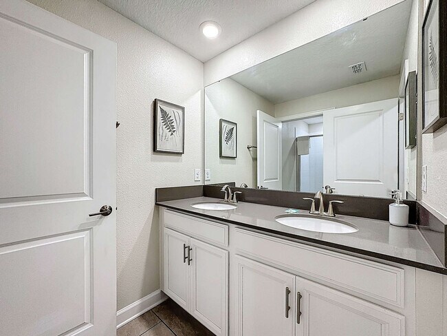 Building Photo - 1248 Challenge Dr