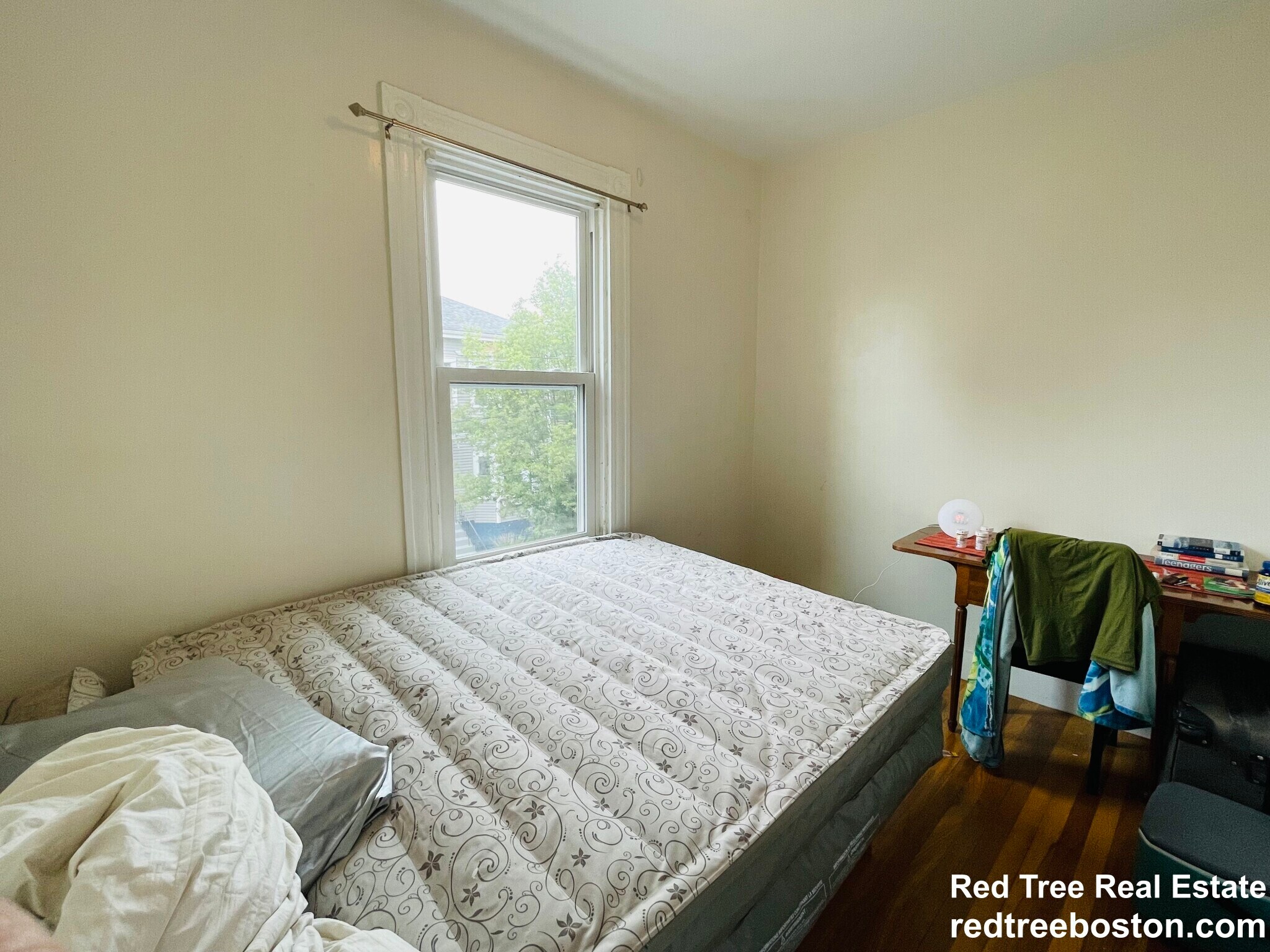 Building Photo - 10 Houghton St