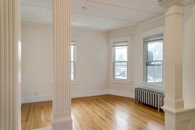 Building Photo - 31 Firglade Ave