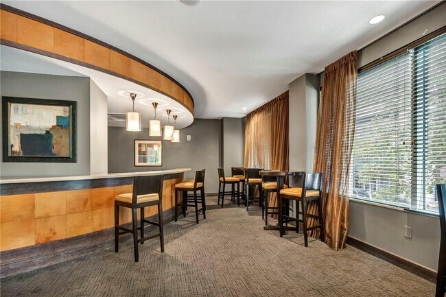 Building Photo - 54 Rainey St