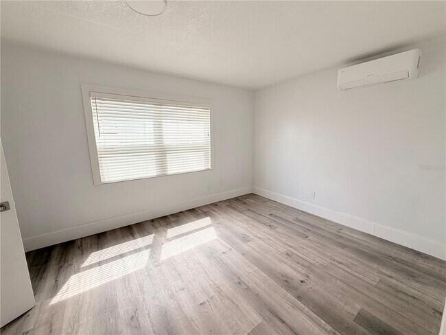 Building Photo - 106 W Cedarwood Cir