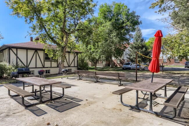Building Photo - Charming Boulder Condo with Deck, Steps to...