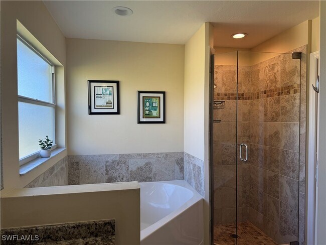 Building Photo - 911 SE 21st Ln