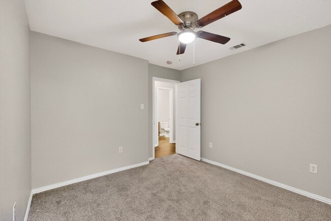 Building Photo - Charming 4-Bedroom Home on Quiet Cul-de-Sac | Move-In Ready | Deposit Alternative Available