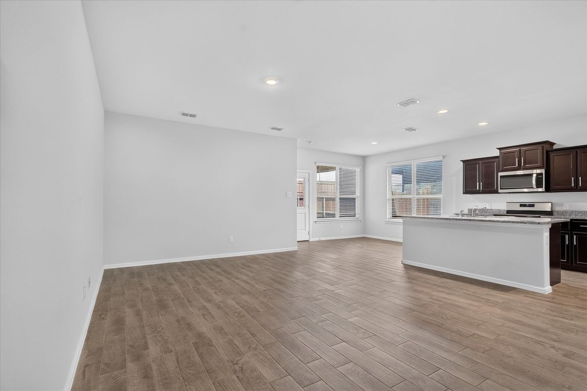 Building Photo - 8613 Wildwest Dr