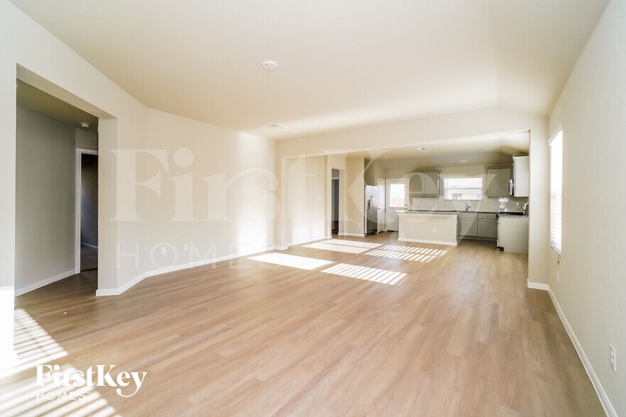 Building Photo - 13010 Thyme Wy