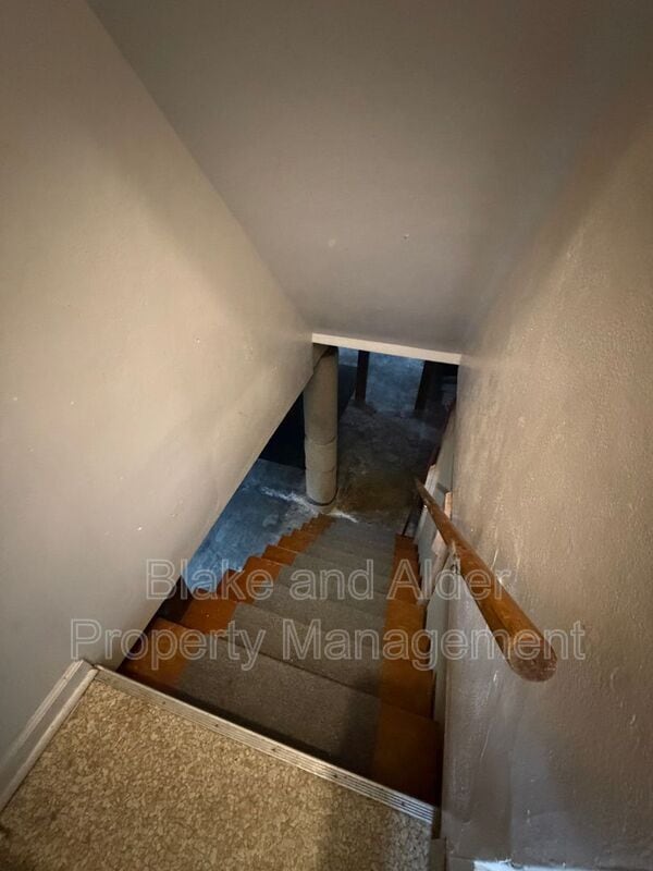 Building Photo - 7303 SE Madison St