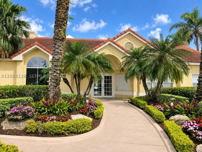 Building Photo - 12620 Vista Isles Dr
