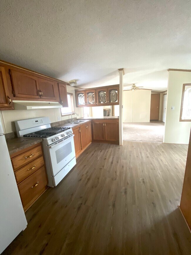 Building Photo - 4030 Deziel Ct
