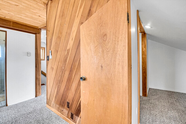 Building Photo - 204 Bristlecone Way