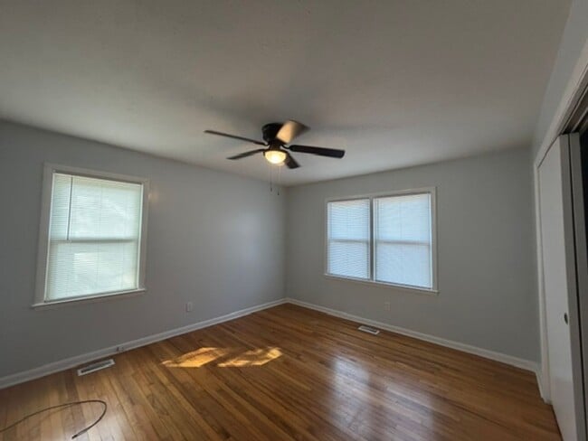 Building Photo - 434 Crystal Dr