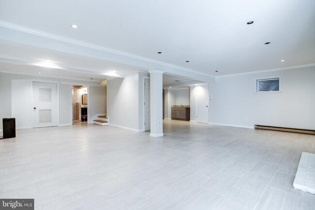 Building Photo - 8500 Brook Rd