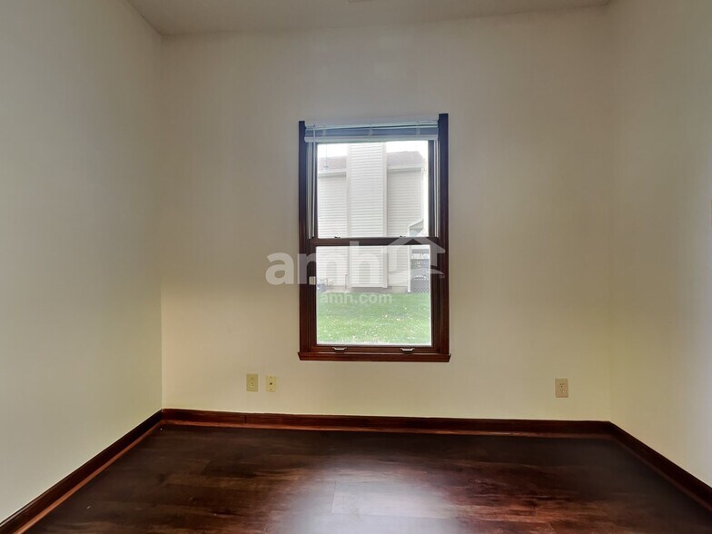 Building Photo - 9940 Wellcroft Ln