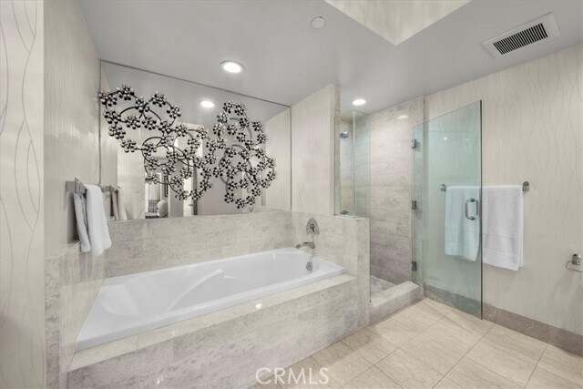 Building Photo - 13600 Marina Pointe Dr