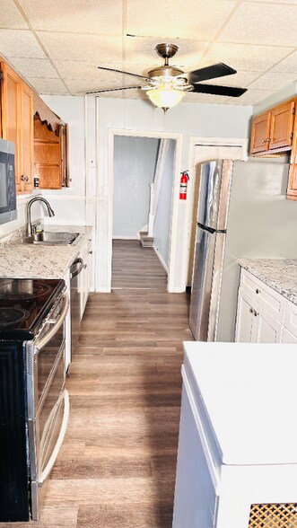 Building Photo - 13 N 2nd St