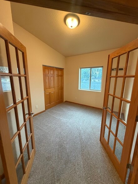 Building Photo - 1632 Evergreen Dr