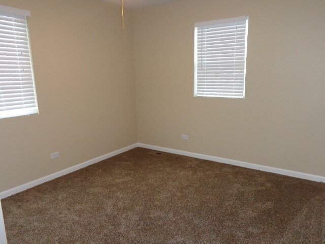 Building Photo - 2201 Oak Leaf Ln