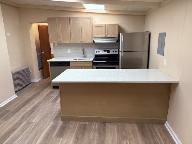 Building Photo - 5832 Phillips Ave