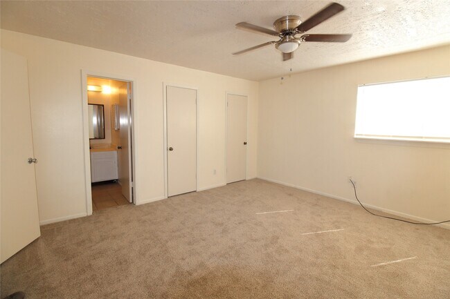 Building Photo - 3206 Briar Ct