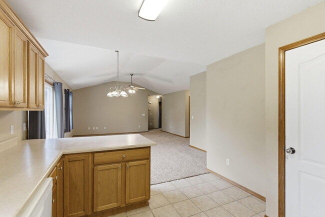 Building Photo - 1215 S 14th Ave