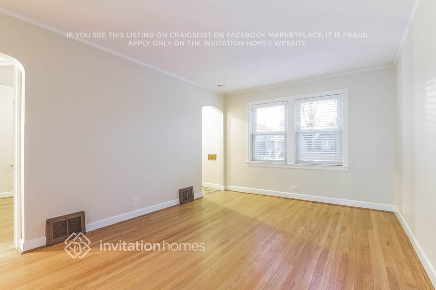 Building Photo - 5434 S Newcastle Ave
