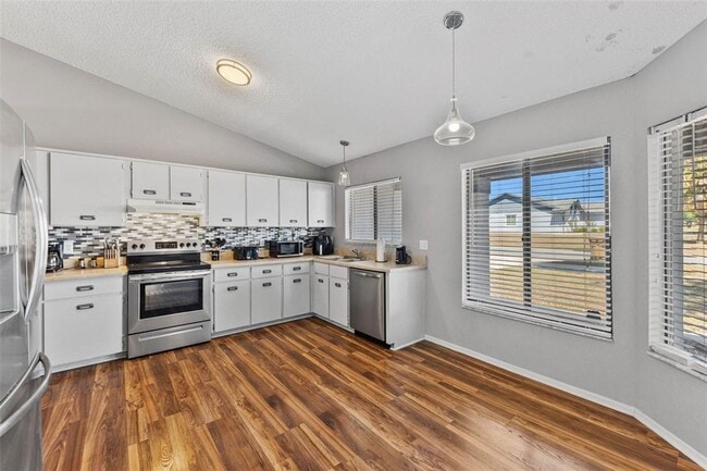 Building Photo - 7694 Indian Ridge Trail S