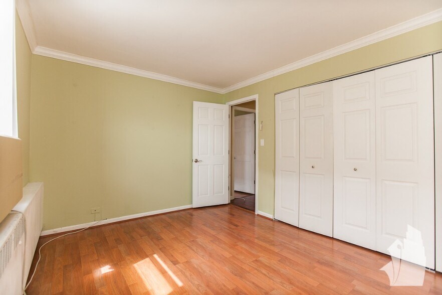 Building Photo - 3950 N Lake Shore Dr