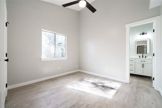 Building Photo - 12807 Magnolia Mound Trail