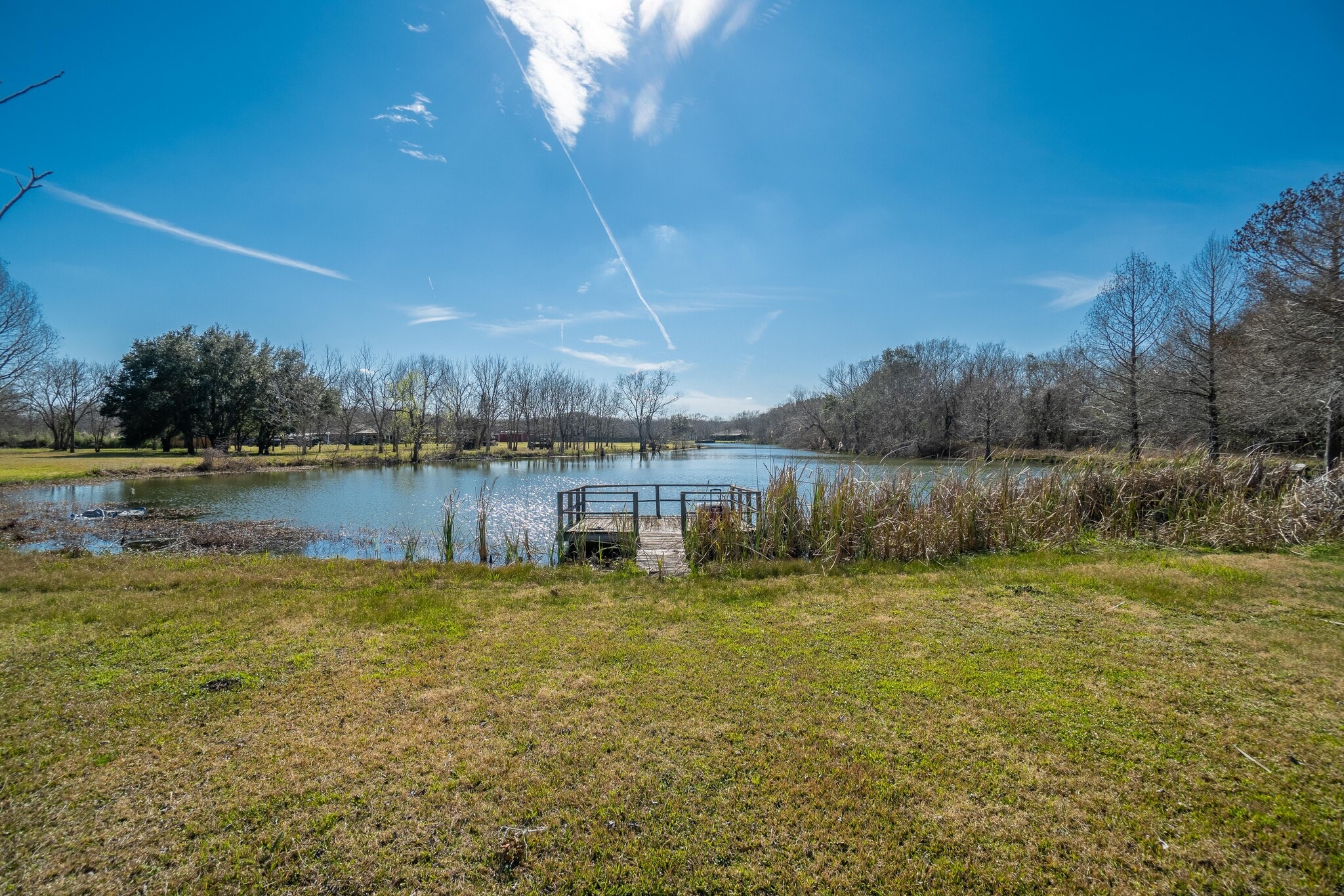 Building Photo - 140 Lakewood Dr