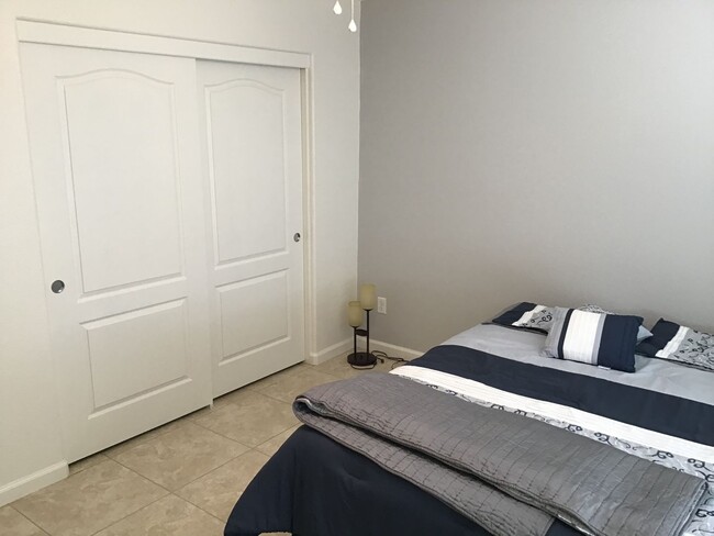 Building Photo - Beautiful 1 Bedroom 1 Bath Home With Al...