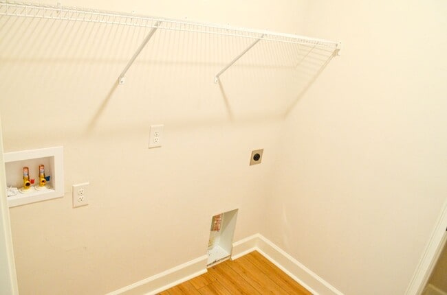 Building Photo - Savannah Station 3 Bedroom 2 Bath