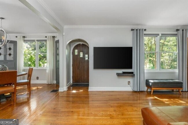 Building Photo - 168 Garland Ave