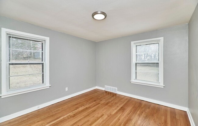 Building Photo - 7361 Melrose Ave