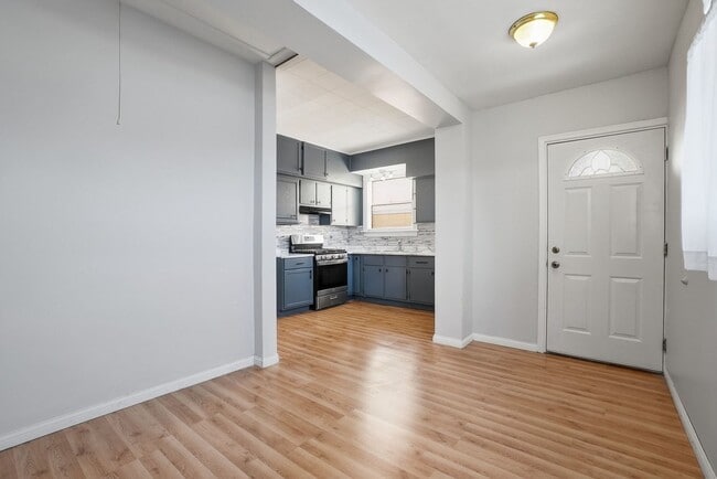 Building Photo - 5919 S Spaulding Ave